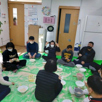 늘사랑장애인주간보호센터 2월 미술활동 국수 퍼포먼스 2월21일 이미지